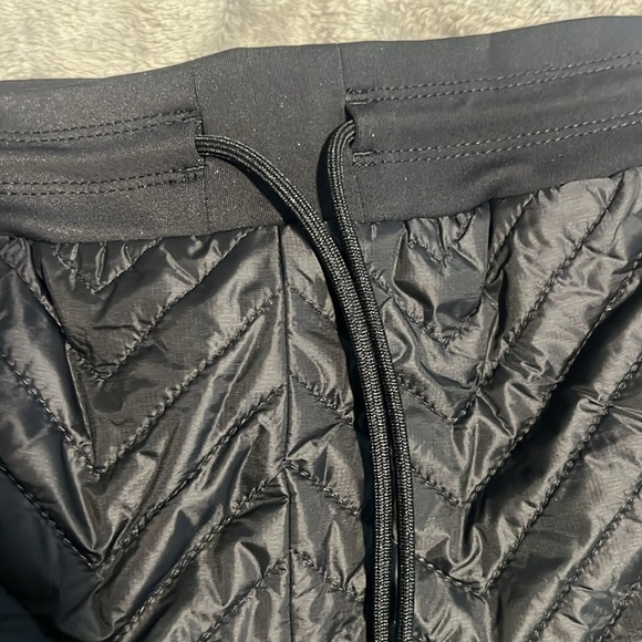 ATHLETA Apres Ski Short- Black - Picture 5 of 8